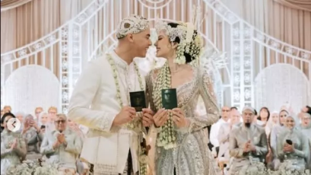 Ari Lasso Sebut Ahmad Dhani Menangis saat Al Ghazali Menikah - GenPI.co