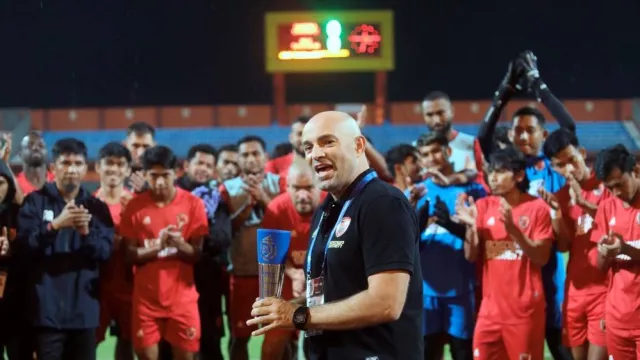 Bernardo Tavares Bertahan, PSM Mulai Persiapan Liga 1 2025/2026 - GenPI.co Bernardo Tavares Bertahan, PSM Mulai Persiapan Liga 1 2025/2026 - GenPI.co