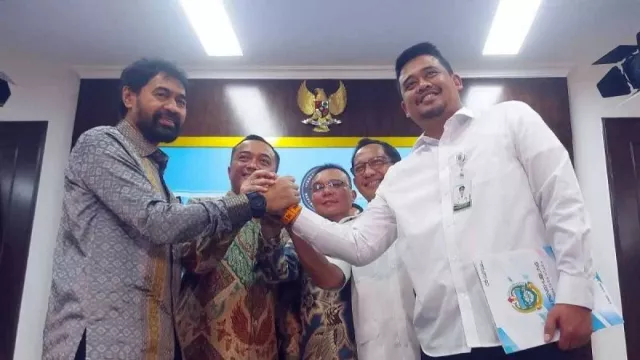 Mualem Bakal Temui Jusuf Kalla Seusai 4 Pulau Sengketa Kembali ke Aceh - GenPI.co Mualem Bakal Temui Jusuf Kalla Seusai 4 Pulau Sengketa Kembali ke Aceh - GenPI.co
