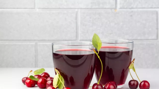 3 Manfaat Minum Jus Ceri Asam bagi Kesehatan, Bukan Sekadar Segar - GenPI.co 3 Manfaat Minum Jus Ceri Asam bagi Kesehatan, Bukan Sekadar Segar - GenPI.co