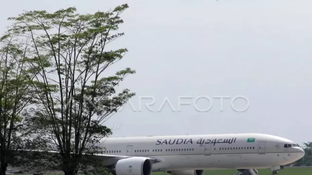 Ancaman Bom, Pesawat Haji Saudi Airlines Mendarat Darurat di Medan, Evakuasi Lancar - GenPI.co Ancaman Bom, Pesawat Haji Saudi Airlines Mendarat Darurat di Medan, Evakuasi Lancar - GenPI.co