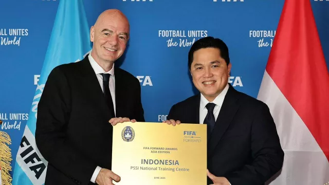 Penghargaan FIFA Jadi Sejarah Baru Sepak Bola Indonesia, Kata Erick Thohir - GenPI.co Penghargaan FIFA Jadi Sejarah Baru Sepak Bola Indonesia, Kata Erick Thohir - GenPI.co