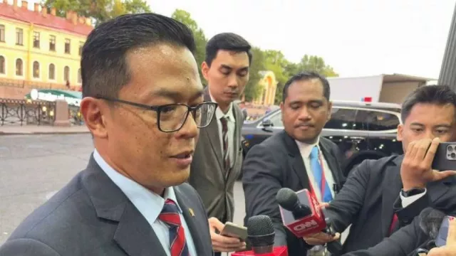 Sugiono Sebut Evakuasi 380 WNI di Iran Disiapkan Menyusul Konflik Meningkat - GenPI.co Sugiono Sebut Evakuasi 380 WNI di Iran Disiapkan Menyusul Konflik Meningkat - GenPI.co