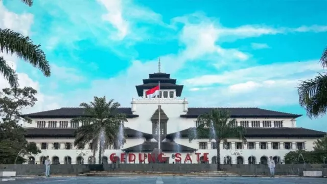 Pemprov Jawa Barat Minta Kabupaten dan Kota Nurut, Rapat di Hotel Masih Dilarang - GenPI.co Pemprov Jawa Barat Minta Kabupaten dan Kota Nurut, Rapat di Hotel Masih Dilarang - GenPI.co