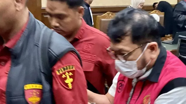 Hakim Sebut Uang Rp915 Miliar dan 51 Kg Emas Milik Zarof Ricar Hasil Gratifikasi - GenPI.co Hakim Sebut Uang Rp915 Miliar dan 51 Kg Emas Milik Zarof Ricar Hasil Gratifikasi - GenPI.co