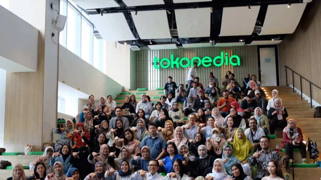 Tokopedia, TikTok Shop, dan Kemenperin RI, dukung UMKM Lokal lewat Program KALCER - GenPI.co Tokopedia, TikTok Shop, dan Kemenperin RI, dukung UMKM Lokal lewat Program KALCER - GenPI.co