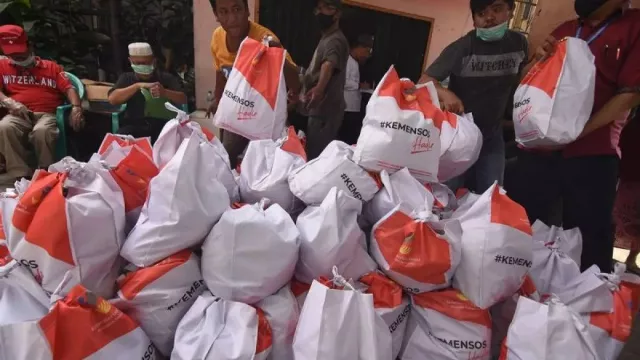 Tak Hanya Kredit, Sritex Juga Diperiksa di Kasus Korupsi Bansos Covid-19 - GenPI.co Tak Hanya Kredit, Sritex Juga Diperiksa di Kasus Korupsi Bansos Covid-19 - GenPI.co