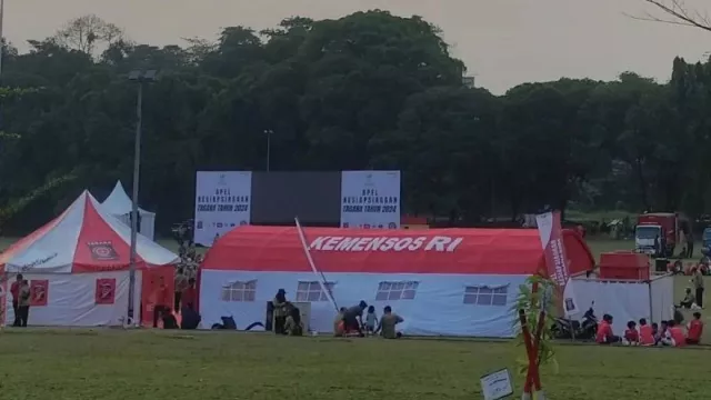 4.954 Warga Terdampak Erupsi Gunung Lewotobi Laki-Laki, Mensos Bangun Dapur Umum - GenPI.co 4.954 Warga Terdampak Erupsi Gunung Lewotobi Laki-Laki, Mensos Bangun Dapur Umum - GenPI.co