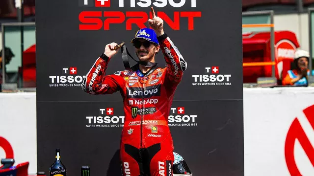 Francesco Bagnaia Kesal Gagal Menang di Sprint Race MotoGP Italia 2025 - GenPI.co Francesco Bagnaia Kesal Gagal Menang di Sprint Race MotoGP Italia 2025 - GenPI.co