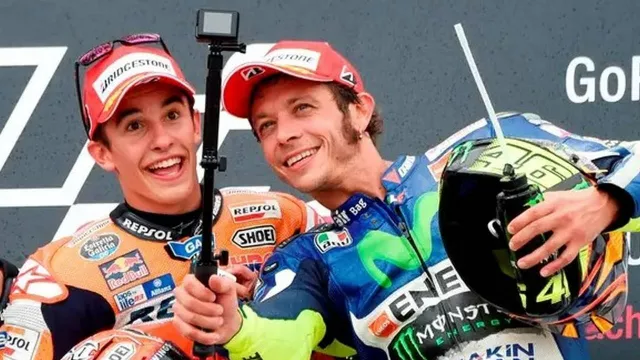 Bos Ducati Minta Valentino Rossi dan Marc Marquez Baikan - GenPI.co Bos Ducati Minta Valentino Rossi dan Marc Marquez Baikan - GenPI.co