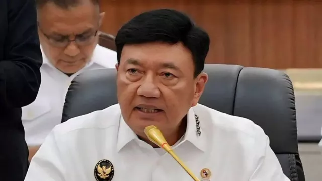 Budi Gunawan Sebut 29 WNI Dievakuasi dari Iran untuk Gelombang Pertama - GenPI.co Budi Gunawan Sebut 29 WNI Dievakuasi dari Iran untuk Gelombang Pertama - GenPI.co