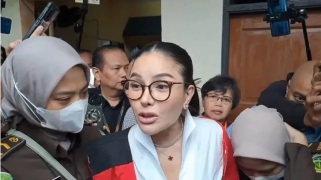 Nikita Mirzani Minta Presiden Prabowo Luruskan Hukum - GenPI.co Nikita Mirzani Minta Presiden Prabowo Luruskan Hukum - GenPI.co