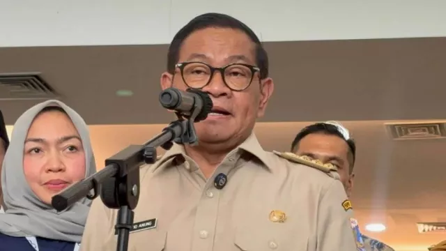 Pramono Anung Pilih Kerja Nyata Daripada Pencitraan di Media Sosial - GenPI.co Pramono Anung Pilih Kerja Nyata Daripada Pencitraan di Media Sosial - GenPI.co