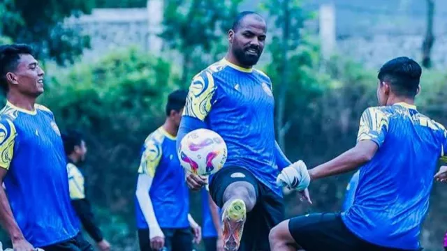 Arema FC Bergerak Senyap, Datangkan 4 Pemain Liga Brasil - GenPI.co Arema FC Bergerak Senyap, Datangkan 4 Pemain Liga Brasil - GenPI.co