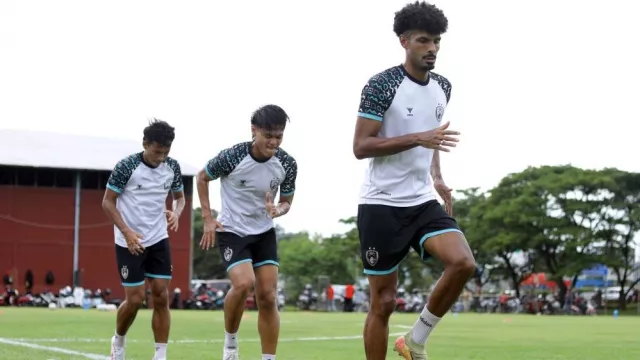 PSM Pilih Medical Check Up dan Latihan, Bursa Transfer Masih Minim Pergerakan - GenPI.co PSM Pilih Medical Check Up dan Latihan, Bursa Transfer Masih Minim Pergerakan - GenPI.co
