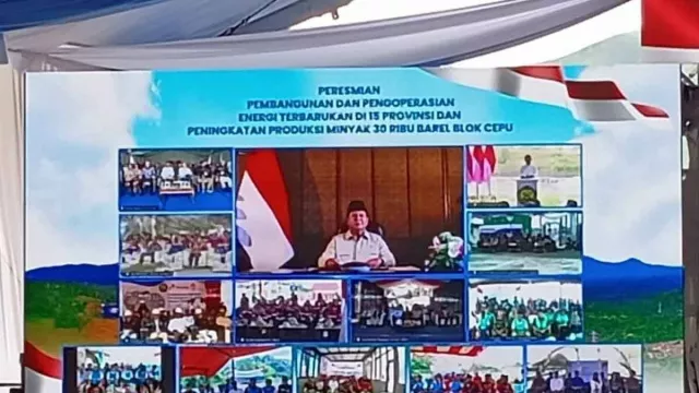Dapat Keluhan Bupati Mappi, Prabowo Janji Secepatnya Semua Desa Dialiri Listrik - GenPI.co Dapat Keluhan Bupati Mappi, Prabowo Janji Secepatnya Semua Desa Dialiri Listrik - GenPI.co