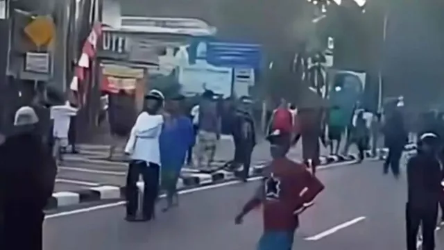 Legislator Usul Orang Tua Pelaku Tawuran di Jakarta Disanksi atau Denda - GenPI.co Legislator Usul Orang Tua Pelaku Tawuran di Jakarta Disanksi atau Denda - GenPI.co