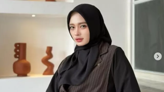Dukung Palestina, Inara Rusli Ajak Masyarakat Jihad Pakai Media Sosial - GenPI.co