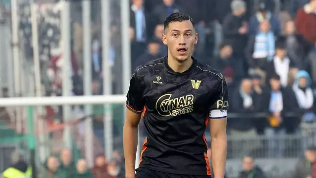 Aston Villa Ikut Incar Jay Idzes, Tak Peduli Harga Tinggi - GenPI.co Aston Villa Ikut Incar Jay Idzes, Tak Peduli Harga Tinggi - GenPI.co