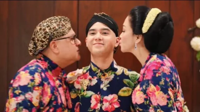 Keluarga Tidak Hanya Tentang Darah - GenPI.co Keluarga Tidak Hanya Tentang Darah - GenPI.co