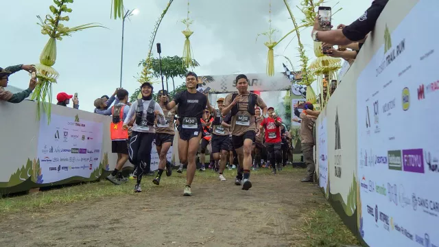 Bukan Sekadar Lari, Avoskin Trail Run 2025 Gaungkan Kepedulian Lingkungan - GenPI.co Bukan Sekadar Lari, Avoskin Trail Run 2025 Gaungkan Kepedulian Lingkungan - GenPI.co
