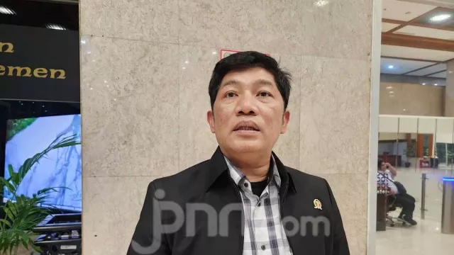Zulfikar Ingatkan Pemerintah, Harga BBM Bisa Naik Jika Selat Hormuz Terganggu - GenPI.co Zulfikar Ingatkan Pemerintah, Harga BBM Bisa Naik Jika Selat Hormuz Terganggu - GenPI.co
