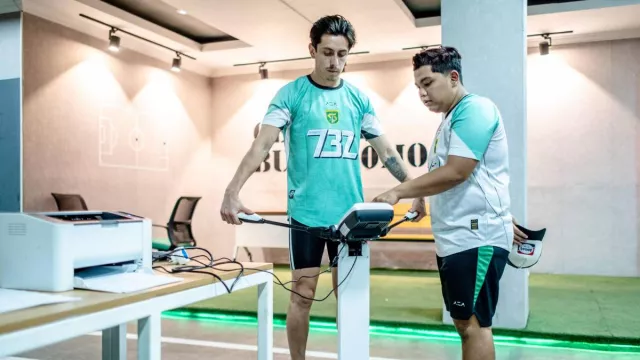 Persebaya Cek Masa Otot dan Body Fat Pemain, Kebugaran Ideal Jadi Target - GenPI.co Persebaya Cek Masa Otot dan Body Fat Pemain, Kebugaran Ideal Jadi Target - GenPI.co