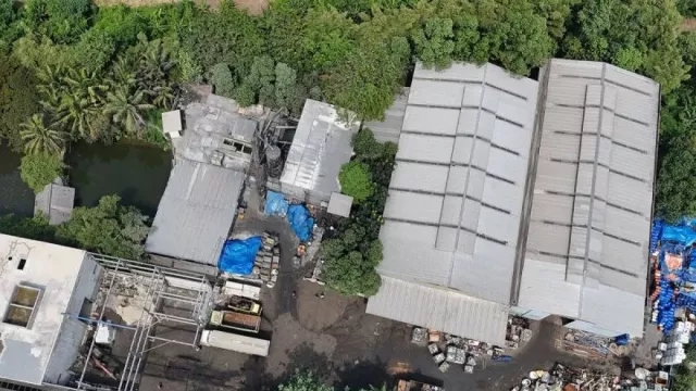 Tungku Rusak & Buang Emisi Berbahaya, Pabrik Peleburan Aluminium di Cikarang Disegel - GenPI.co Tungku Rusak & Buang Emisi Berbahaya, Pabrik Peleburan Aluminium di Cikarang Disegel - GenPI.co