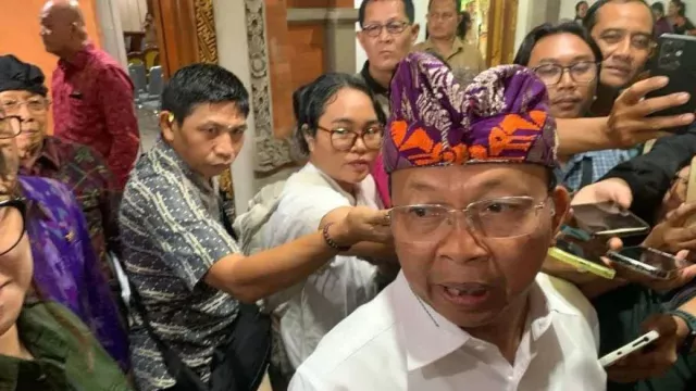Wayan Koster Ogah Restui DPRD soal Usulan Legalitas Sabung Ayam di Bali - GenPI.co Wayan Koster Ogah Restui DPRD soal Usulan Legalitas Sabung Ayam di Bali - GenPI.co
