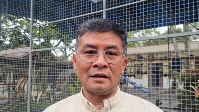Wagub Jabar Erwan Setiawan Kecewa Berat, Ungkit Herman pernah Memelas ke Rumah - GenPI.co Wagub Jabar Erwan Setiawan Kecewa Berat, Ungkit Herman pernah Memelas ke Rumah - GenPI.co
