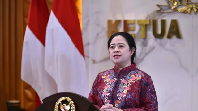 Puan Maharani Baca Surpres soal Pencalonan Dubes, Minta Dibahas Rahasia - GenPI.co Puan Maharani Baca Surpres soal Pencalonan Dubes, Minta Dibahas Rahasia - GenPI.co