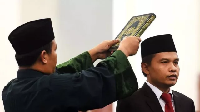 Eks Sekjen MPR Jadi Tersangka Kasus Gratifikasi, Diduga Terima Gratifikasi Rp17 M - GenPI.co