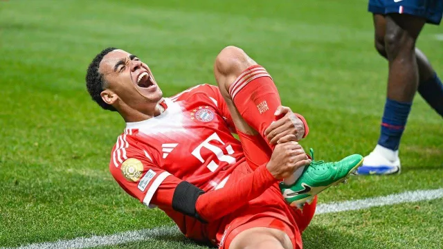 Jamal Musiala Cedera Parah, Bos Bayern Munchen Ngamuk - GenPI.co Jamal Musiala Cedera Parah, Bos Bayern Munchen Ngamuk - GenPI.co