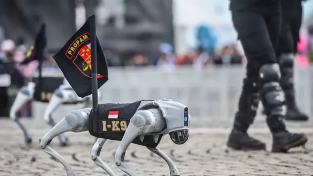 Harga Robot Polisi Rp3 Miliar Tuai Kritik, Kapolri Sebut Tak Pakai Anggaran Negara - GenPI.co Harga Robot Polisi Rp3 Miliar Tuai Kritik, Kapolri Sebut Tak Pakai Anggaran Negara - GenPI.co