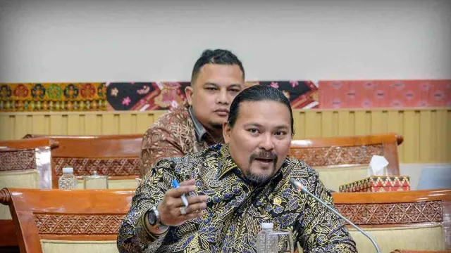 DPR RI Sebut Penyidikan Kasus Brigadir Nurhadi Janggal, Polri Diminta Transparan - GenPI.co DPR RI Sebut Penyidikan Kasus Brigadir Nurhadi Janggal, Polri Diminta Transparan - GenPI.co