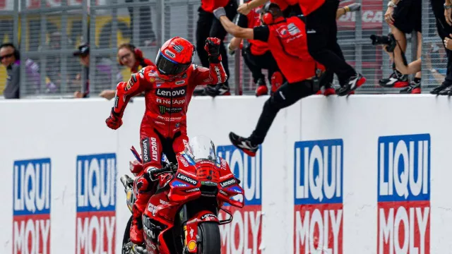 Juara MotoGP Jerman 2025, Marc Marquez Selebrasi dengan Gaya Aura Farming - GenPI.co Juara MotoGP Jerman 2025, Marc Marquez Selebrasi dengan Gaya Aura Farming - GenPI.co
