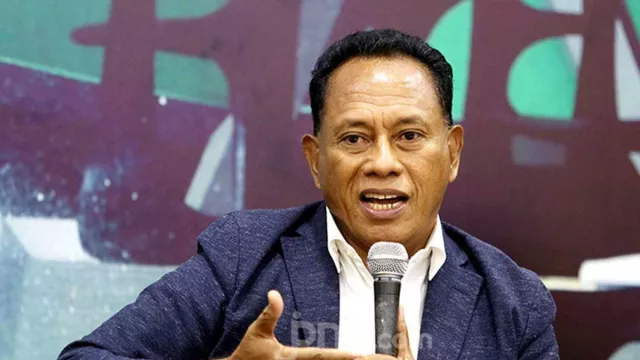 Komarudin Watubun soal Putusan Pemisahan Pemilu, MK Dinilai Lampaui Batas - GenPI.co Komarudin Watubun soal Putusan Pemisahan Pemilu, MK Dinilai Lampaui Batas - GenPI.co