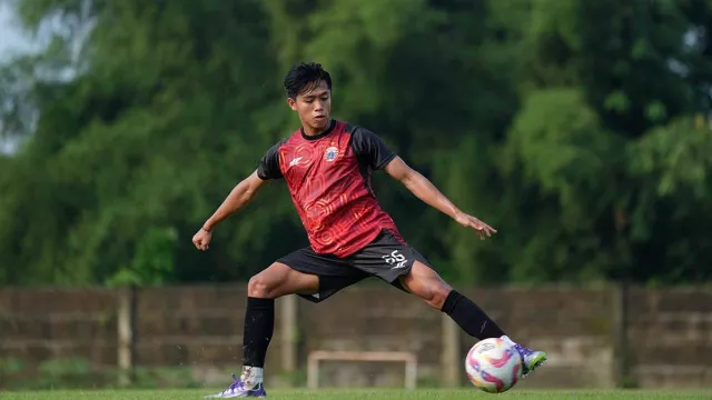 Sempat Dipinjam PSIM, Figo Dennis Ingin Tembus Tim Utama Persija Jakarta - GenPI.co Sempat Dipinjam PSIM, Figo Dennis Ingin Tembus Tim Utama Persija Jakarta - GenPI.co