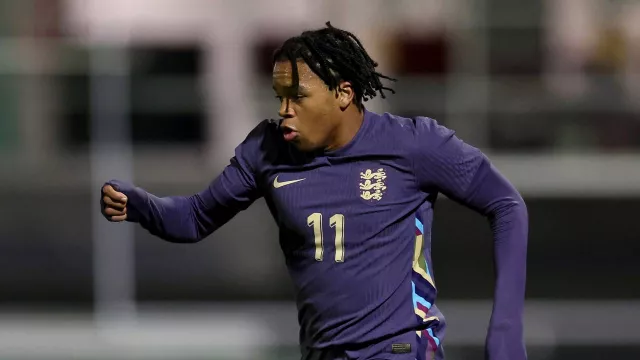 Ikut Regulasi FA, Rio Ngumoha Dilarang Pakai Ruang Ganti Utama Liverpool - GenPI.co Ikut Regulasi FA, Rio Ngumoha Dilarang Pakai Ruang Ganti Utama Liverpool - GenPI.co
