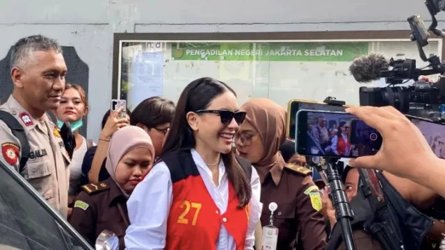 Eksepsi Ditolak, Nikita Mirzani Bisa Gunakan Hak - GenPI.co Eksepsi Ditolak, Nikita Mirzani Bisa Gunakan Hak - GenPI.co