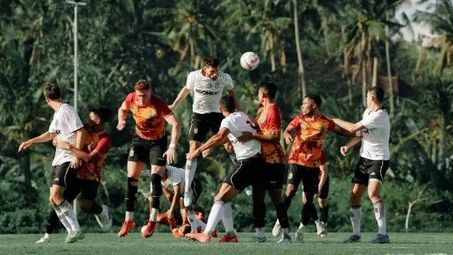 Goppel Lari Kencang, Boris Tajam - GenPI.co Goppel Lari Kencang, Boris Tajam - GenPI.co