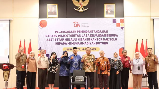 OJK Solo Peduli Pendidikan, Bantu Infrastruktur MI Muhammadiyah Doyong Sragen - GenPI.co