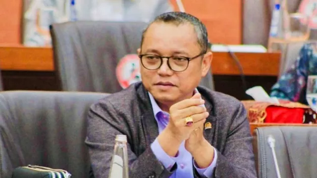 Deddy Sitorus Sebut PDIP di Posisi Spesial dalam Pikiran Prabowo Subianto - GenPI.co Deddy Sitorus Sebut PDIP di Posisi Spesial dalam Pikiran Prabowo Subianto - GenPI.co