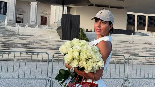 Pergi ke Gereja, Georgina Rodriguez Dikritik soal Busana - GenPI.co