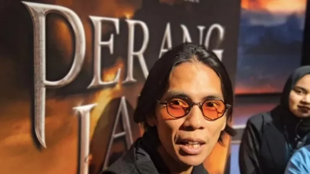 Angga Dwimas Jadi Sutradara, Film Perang Jawa Libatkan Sejarawan Asing - GenPI.co Angga Dwimas Jadi Sutradara, Film Perang Jawa Libatkan Sejarawan Asing - GenPI.co