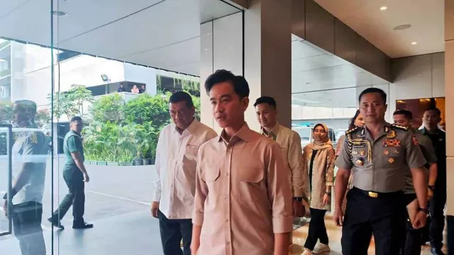 Gibran Sebut Kebijakan Pramono Anung soal Transportasi Bisa Dicontoh - GenPI.co Gibran Sebut Kebijakan Pramono Anung soal Transportasi Bisa Dicontoh - GenPI.co