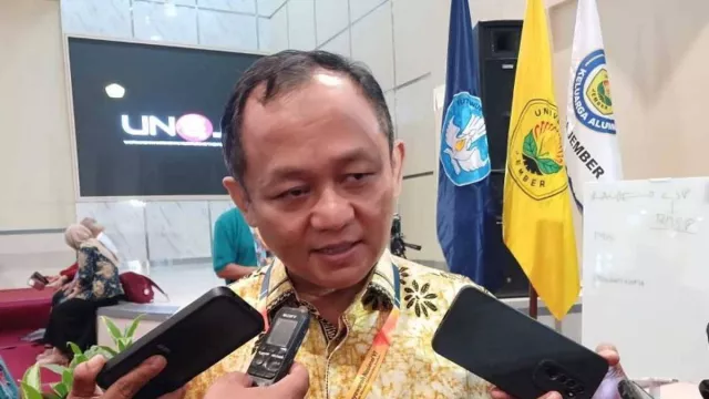 Golkar Respons PDIP Soal Isu Jatah 7 Persen, Sebut Semua Tergantung Rakyat - GenPI.co Golkar Respons PDIP Soal Isu Jatah 7 Persen, Sebut Semua Tergantung Rakyat - GenPI.co