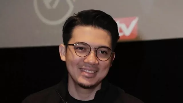 Sempat Patah Tulang, Irwansyah Sudah Bisa Berjalan - GenPI.co Sempat Patah Tulang, Irwansyah Sudah Bisa Berjalan - GenPI.co