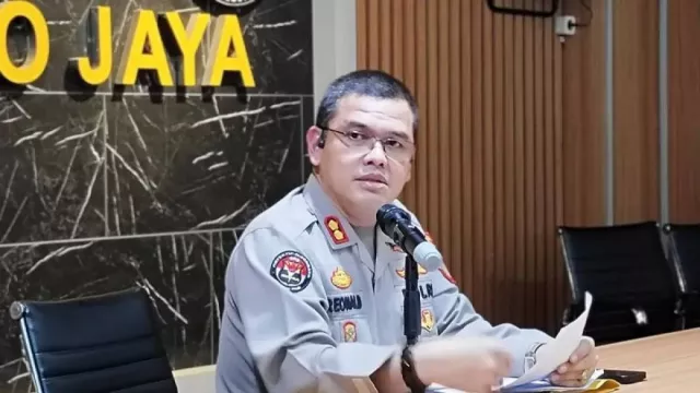 Tas Milik Diplomat Arya Daru Ditemukan di Atap Kemlu, Berisi Laptop Pakaian dan Obat - GenPI.co