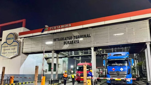 Jalur Gumitir Ditutup, Pertamina Tambah 86 Tangki BBM & Gunakan Rute Baru ke Jember - GenPI.co Jalur Gumitir Ditutup, Pertamina Tambah 86 Tangki BBM & Gunakan Rute Baru ke Jember - GenPI.co